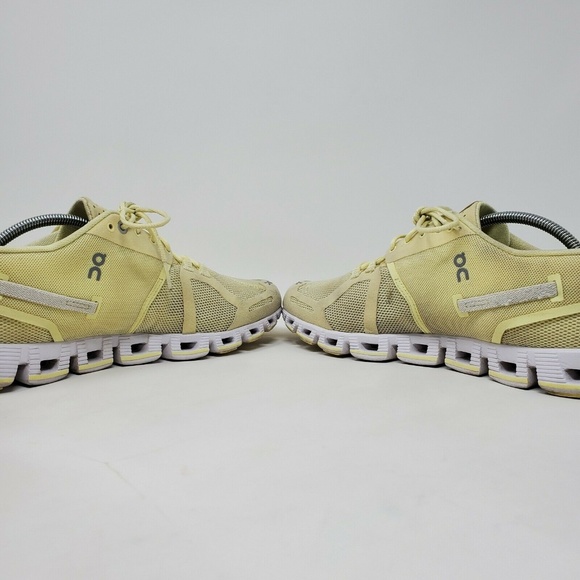 QC Swiss Engineering Black On Cloud Running Shoes - Picture 5 of 8